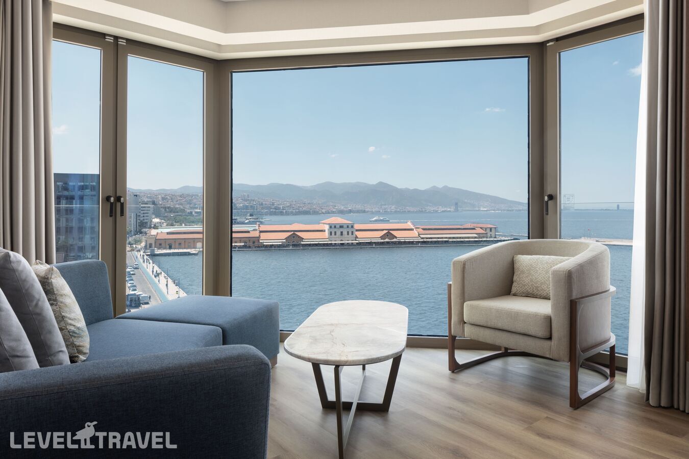 фотографии номера Полулюкс с видом на море отеля Izmir Marriott Hotel в Турция(Измир) - фото №2