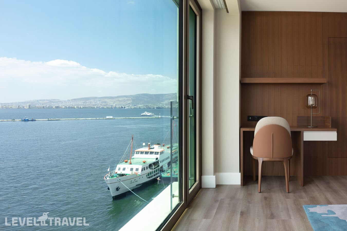 фотографии номера Полулюкс с видом на море отеля Izmir Marriott Hotel в Турция(Измир) - фото №3