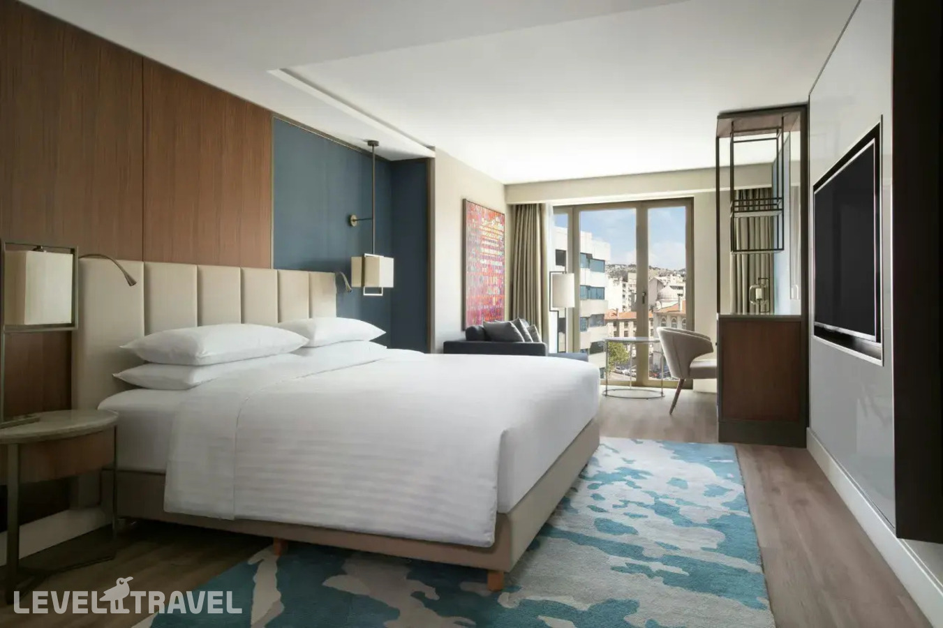 фотографии номера Представительский с видом на город отеля Izmir Marriott Hotel в Турция(Измир) - фото №1
