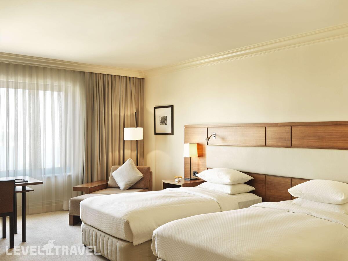 фотографии номера Клубный с видом на море (две односпальные кровати) отеля Grand Hyatt Istanbul Hotel в Турция(Шишли) - фото №1