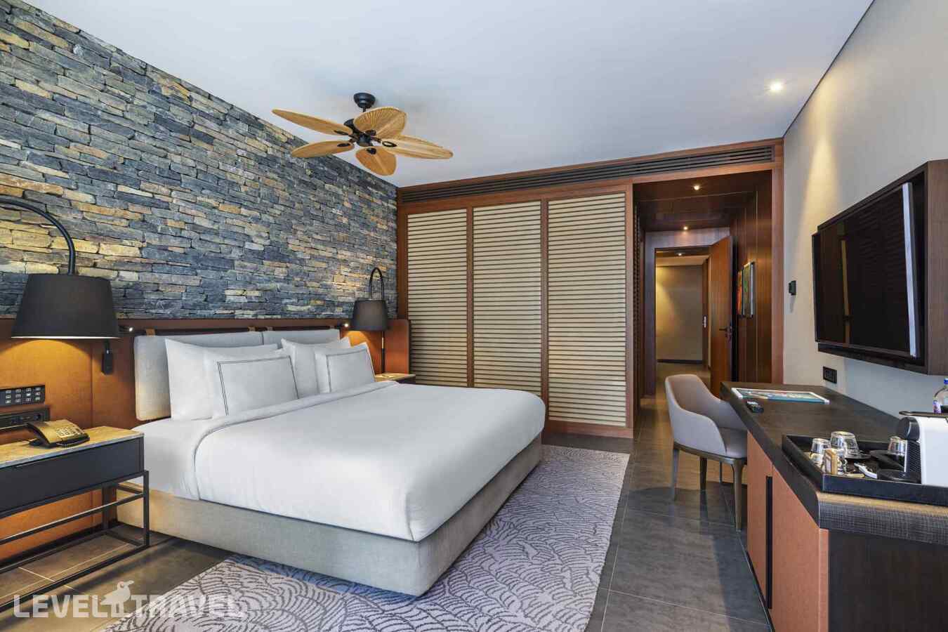 фотографии номера Семейный угловой люкс с террасой с видом на море Imperial service отеля Lujo Bodrum в Турция(Гюверджинлик) - фото №2
