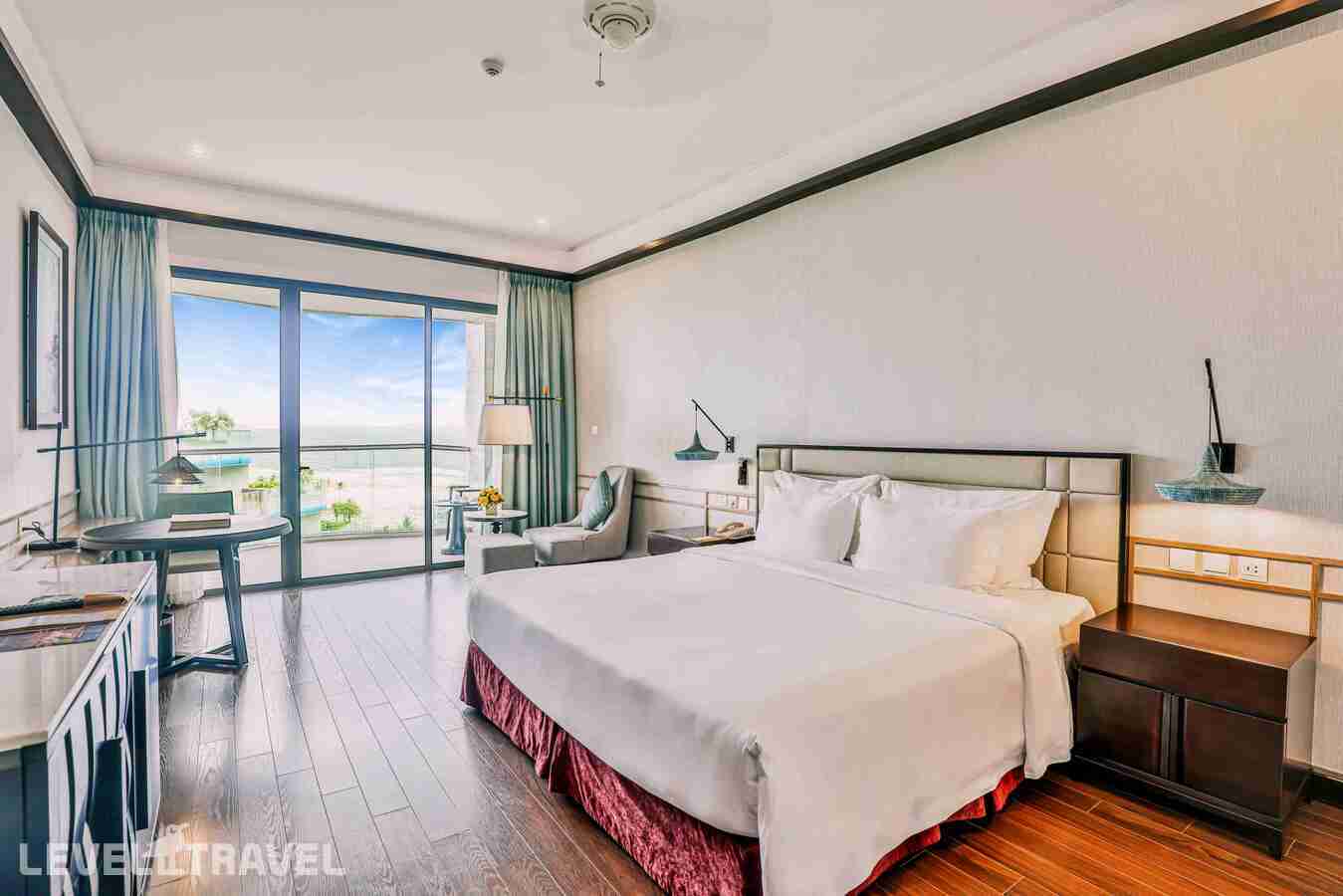 фотографии номера Делюкс с видом на океан отеля Vinpearl Resort & Golf Nam Hoi An в Вьетнам(Хойан) - фото №1