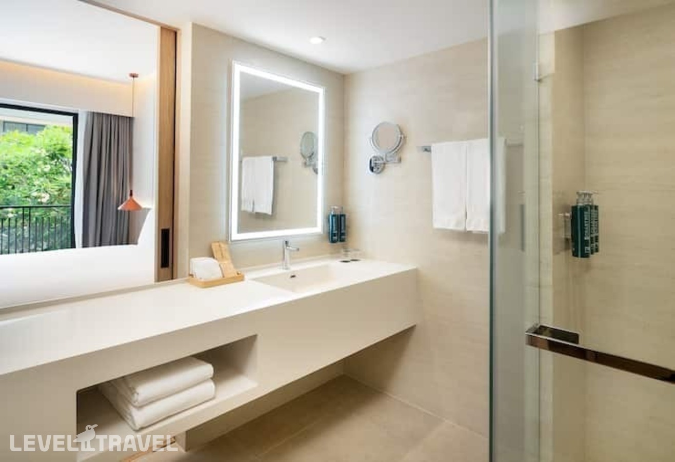 фотографии номера Премиум (две односпальные кровати) отеля Doubletree By Hilton Phuket Banthai Resort (Ex. Banthai Beach) в Таиланд(Патонг Бич) - фото №3