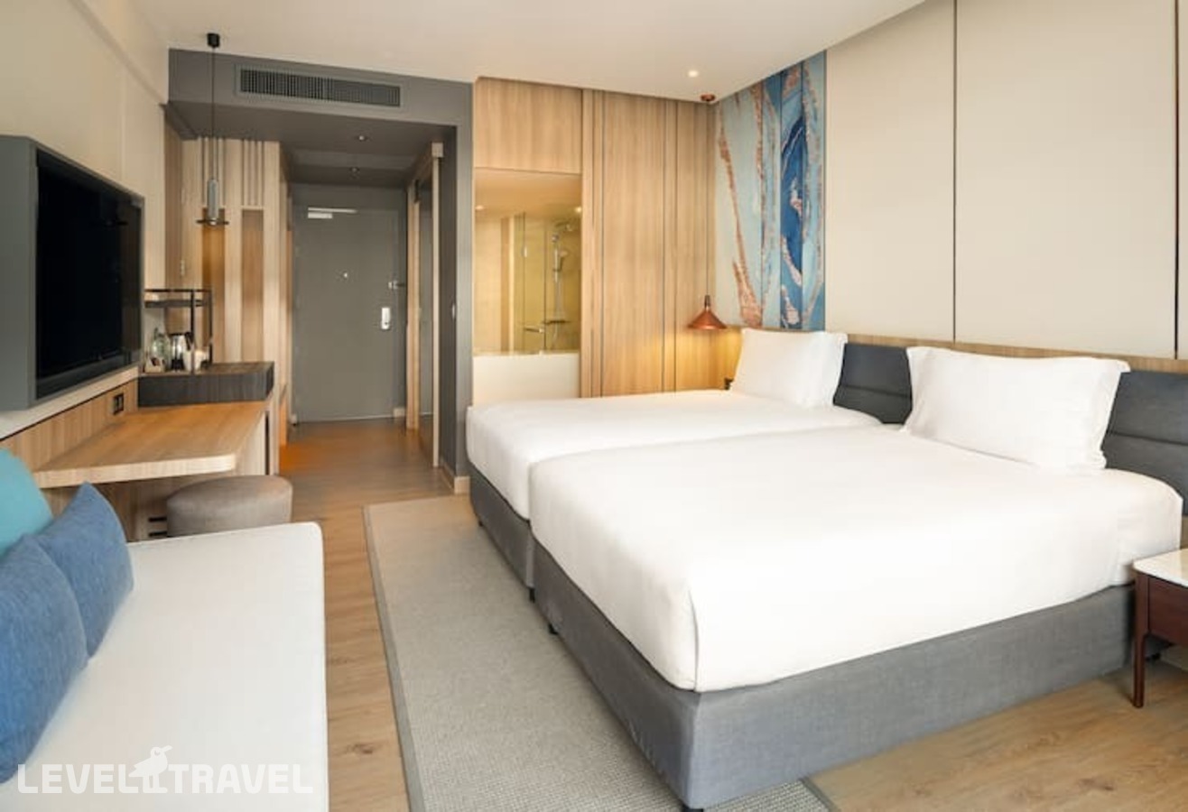 фотографии номера Премиум (две односпальные кровати) отеля Doubletree By Hilton Phuket Banthai Resort (Ex. Banthai Beach) в Таиланд(Патонг Бич) - фото №1