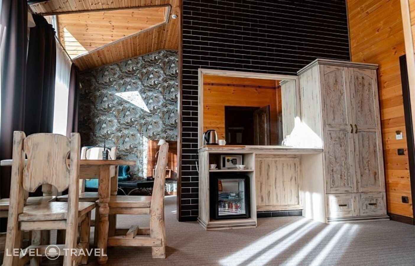 фотографии номера Люкс Emperador отеля Allure Lodge в Россия(Архыз) - фото №1