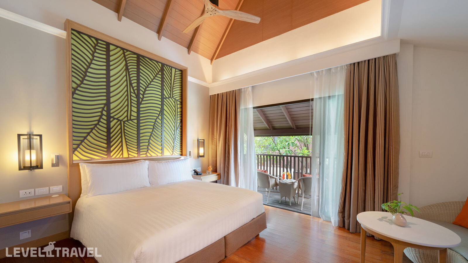 фотографии номера Делюкс отеля Amari Koh Samui (Ex.Amari Palm Reef Resort) в Таиланд(Чавенг Бич) - фото №1