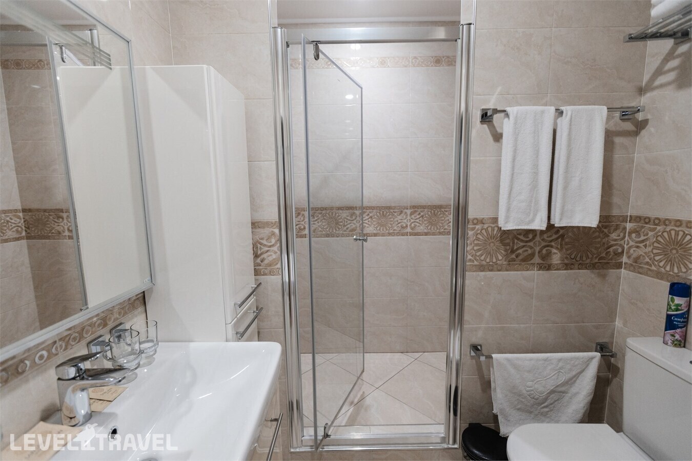фотографии номера Семейный с балконом и видом на море отеля Gg Hotel (Ex. Gold And Glass Hotel) в Россия(Адлер) - фото №9