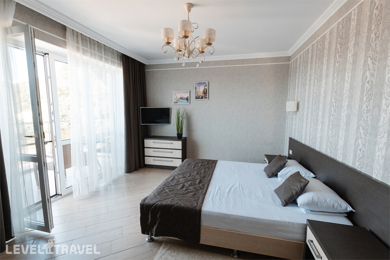 фотографии номера Семейный с балконом и видом на море отеля Gg Hotel (Ex. Gold And Glass Hotel) в Россия(Адлер) - фото №2