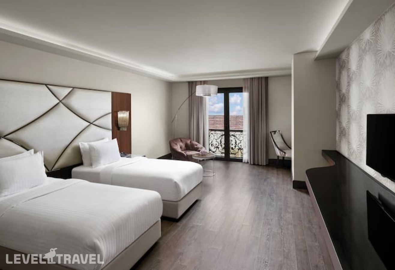 фотографии номера Делюкс с видом на город (две односпальные кровати) отеля Doubletree By Hilton Istanbul Esentepe (Ex. Biz Cevahir Hotel) в Турция(Шишли) - фото №1