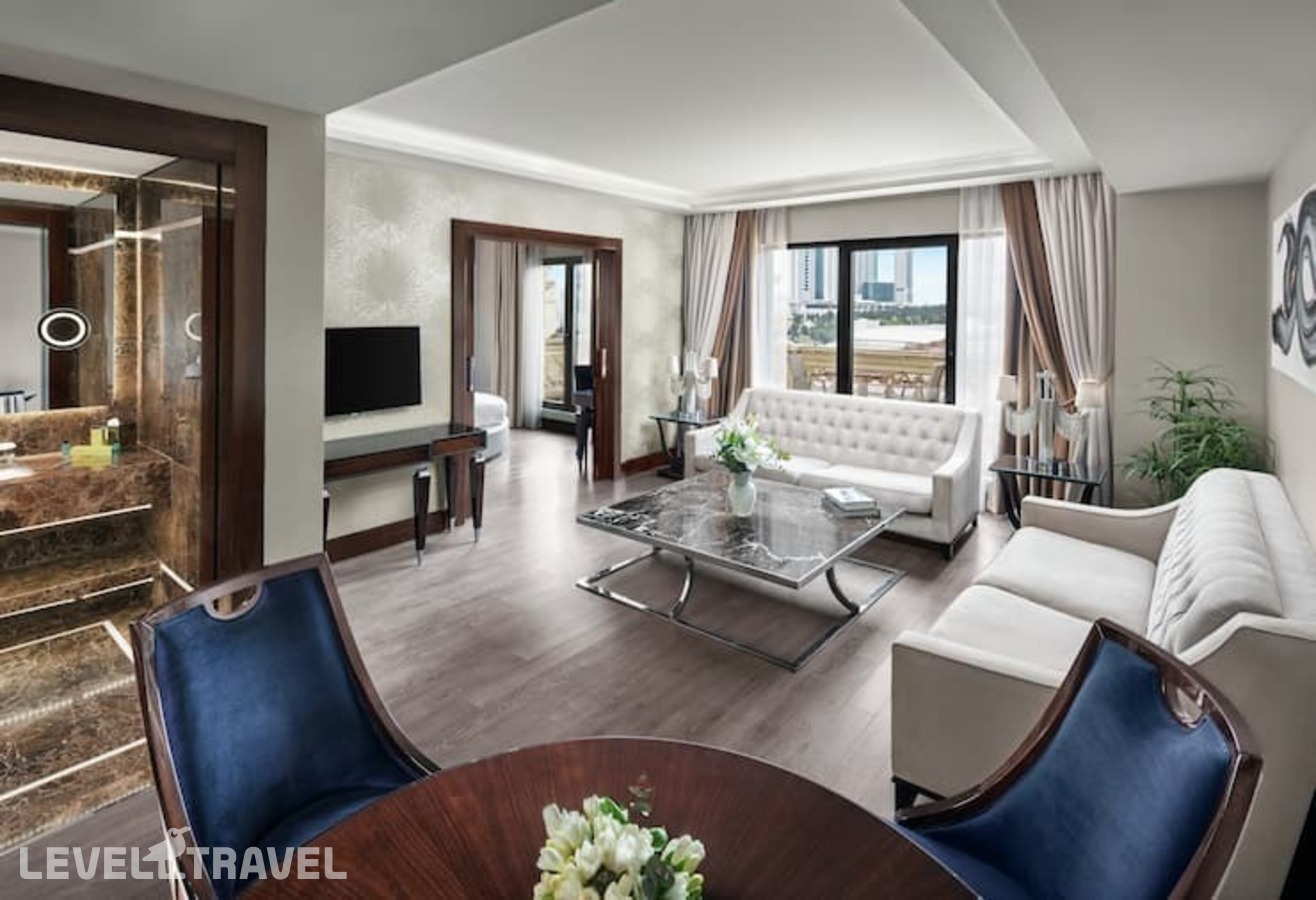фотографии номера Люкс (1 спальня) отеля Doubletree By Hilton Istanbul Esentepe (Ex. Biz Cevahir Hotel) в Турция(Шишли) - фото №3