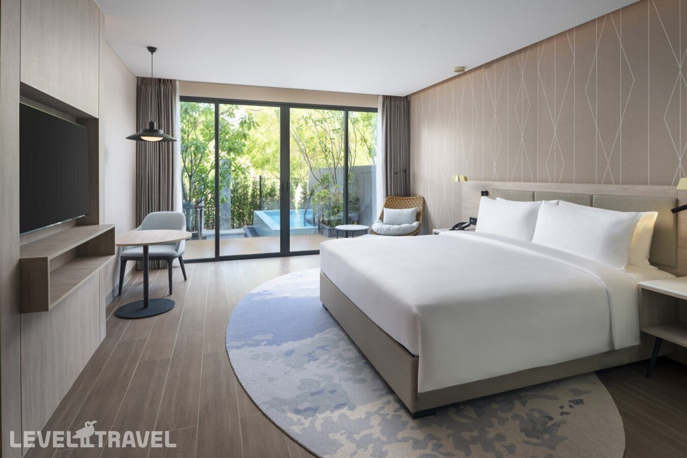 фотографии номера Улучшенный с бассейном отеля Radisson Blu Resort Phuket Mai Khao Beach в Таиланд(Май Као Бич) - фото №1