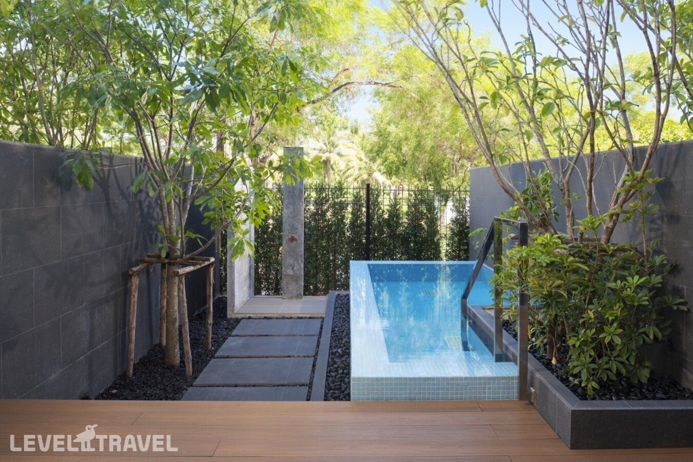 фотографии номера Улучшенный с бассейном отеля Radisson Blu Resort Phuket Mai Khao Beach в Таиланд(Май Као Бич) - фото №3