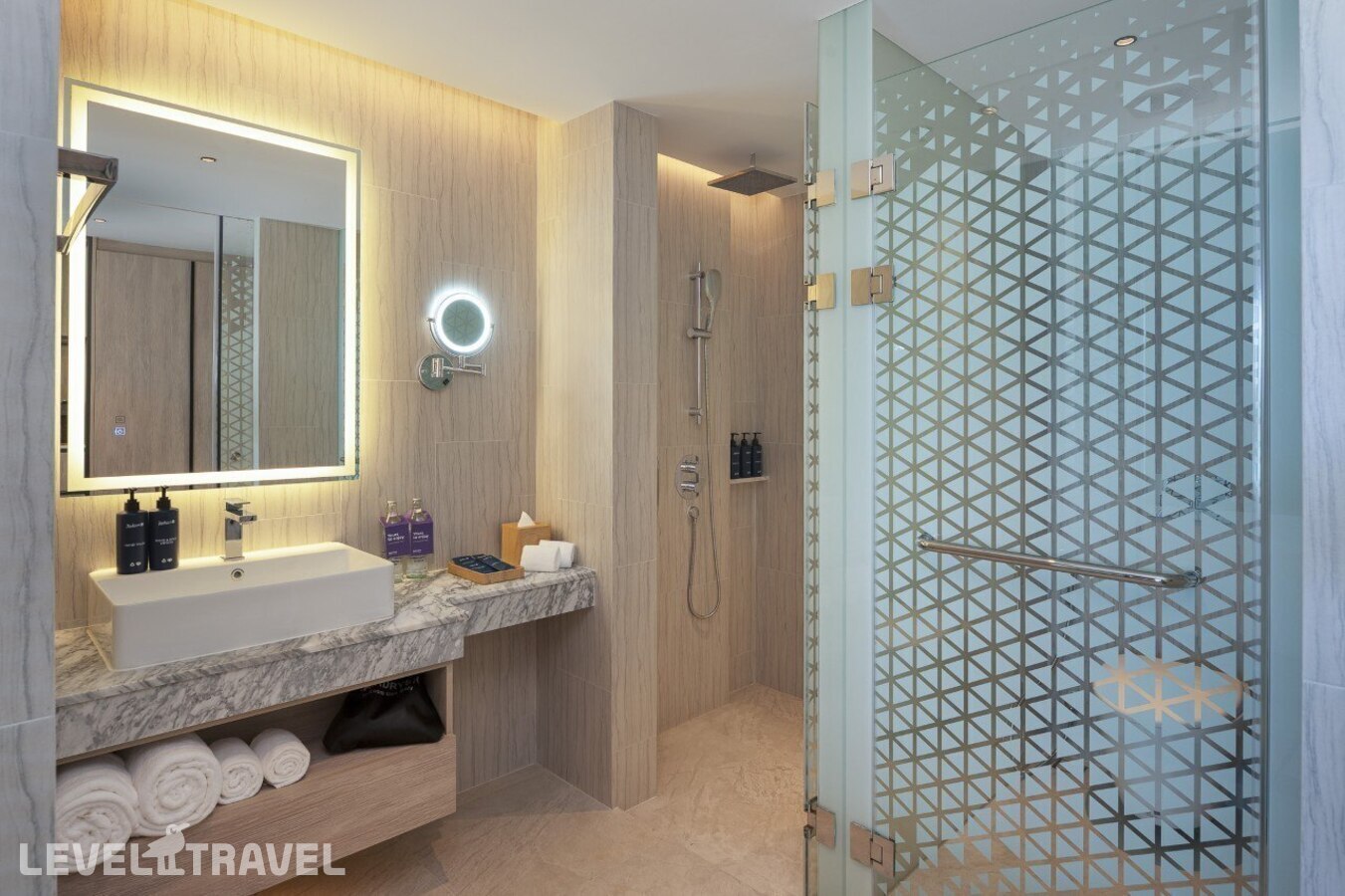 фотографии номера Улучшенный с балконом отеля Radisson Blu Resort Phuket Mai Khao Beach в Таиланд(Май Као Бич) - фото №3