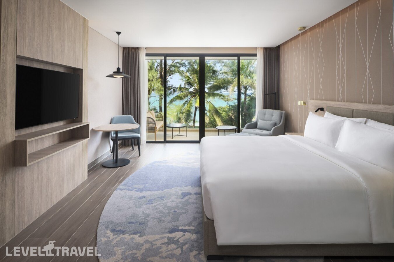 фотографии номера Премиум с балконом отеля Radisson Blu Resort Phuket Mai Khao Beach в Таиланд(Май Као Бич) - фото №1