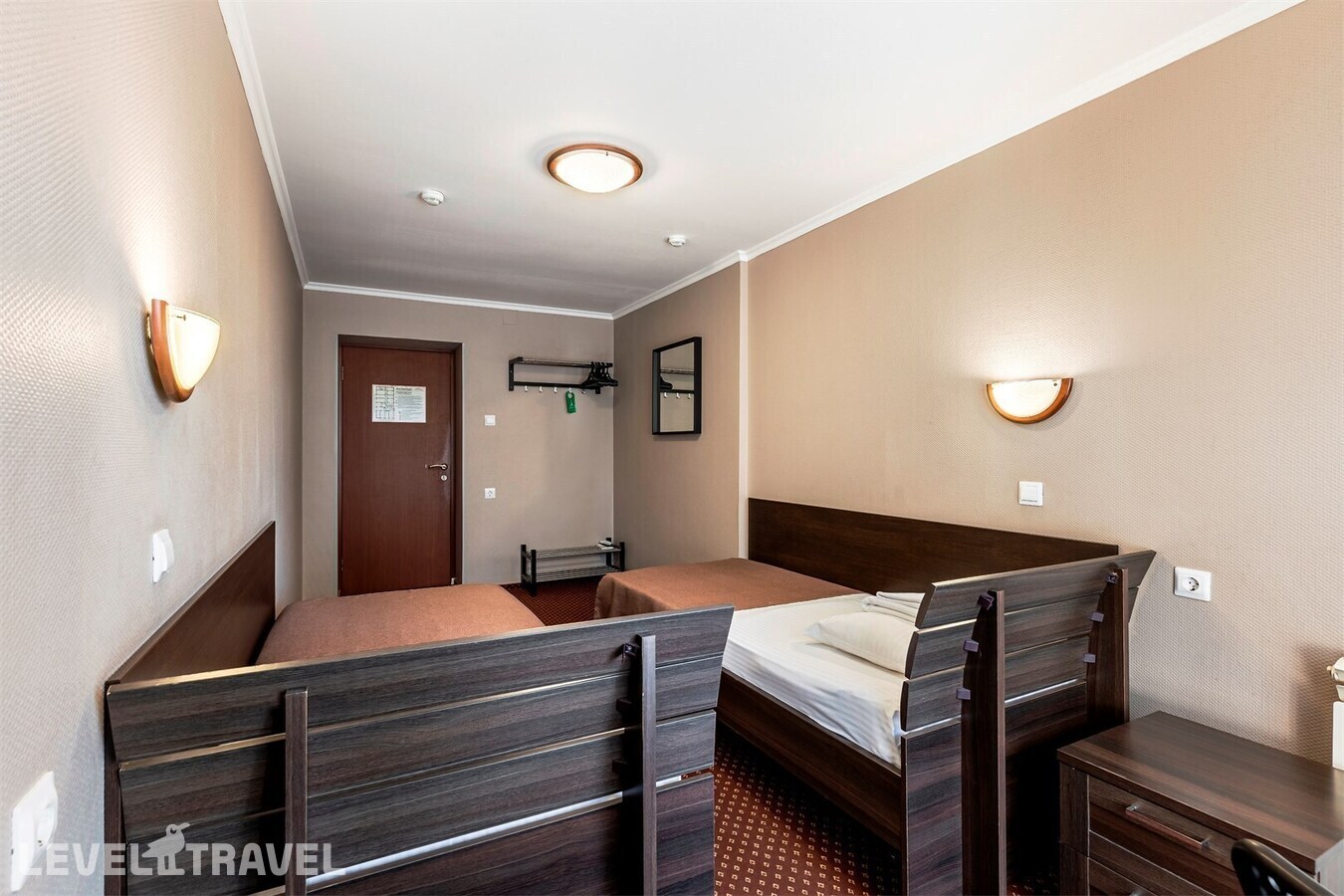 фотографии номера Двухместный с балконом (удобства на этаже) отеля Сочи в Россия(Сочи - Центр) - фото №4