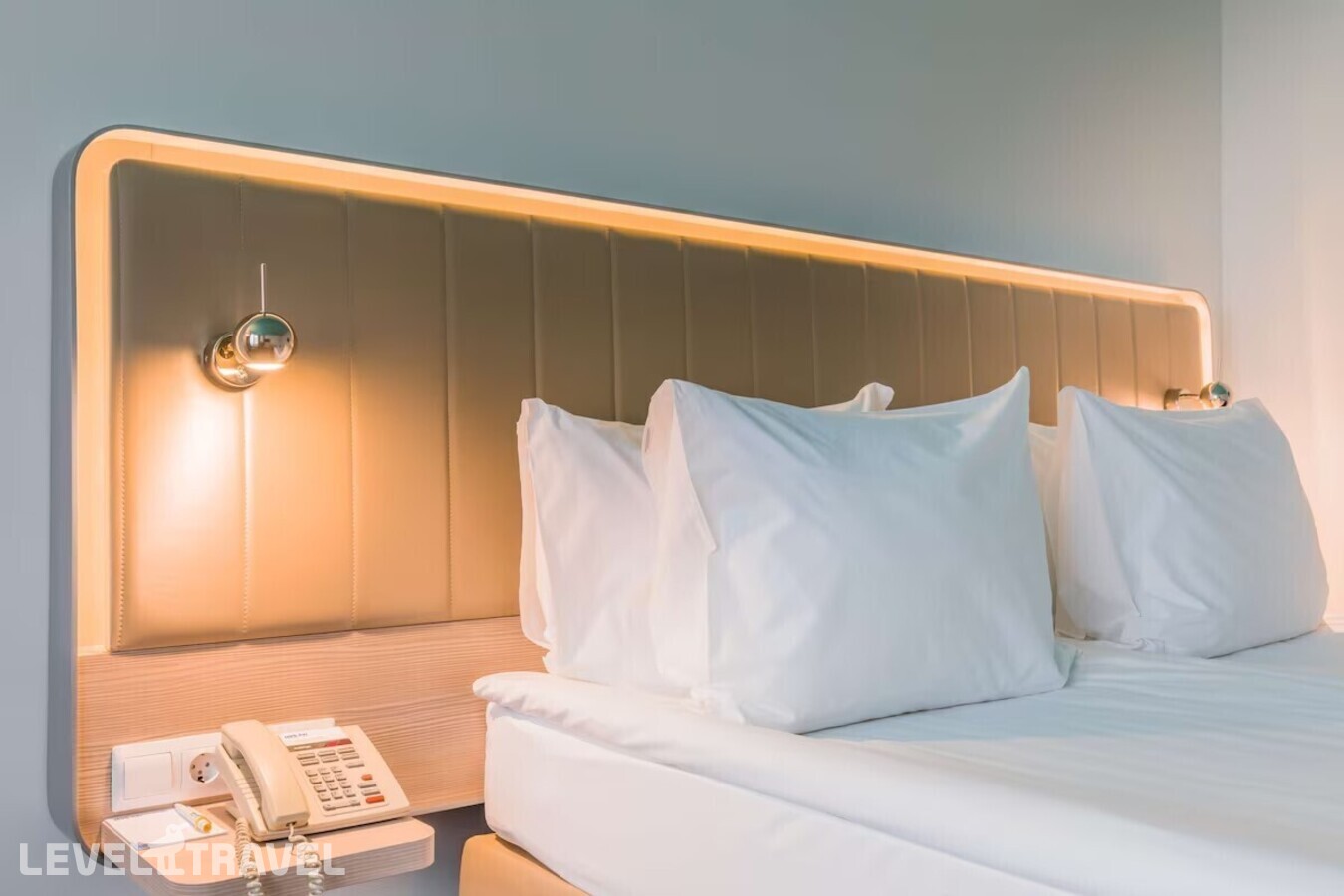 фотографии номера Люкс отеля Cosmos Saint-Petersburg Pribaltiyskaya Hotel (Ex. Park Inn By Radisson Pribaltiyskaya Hotel) в Россия(Василеостровский район) - фото №2