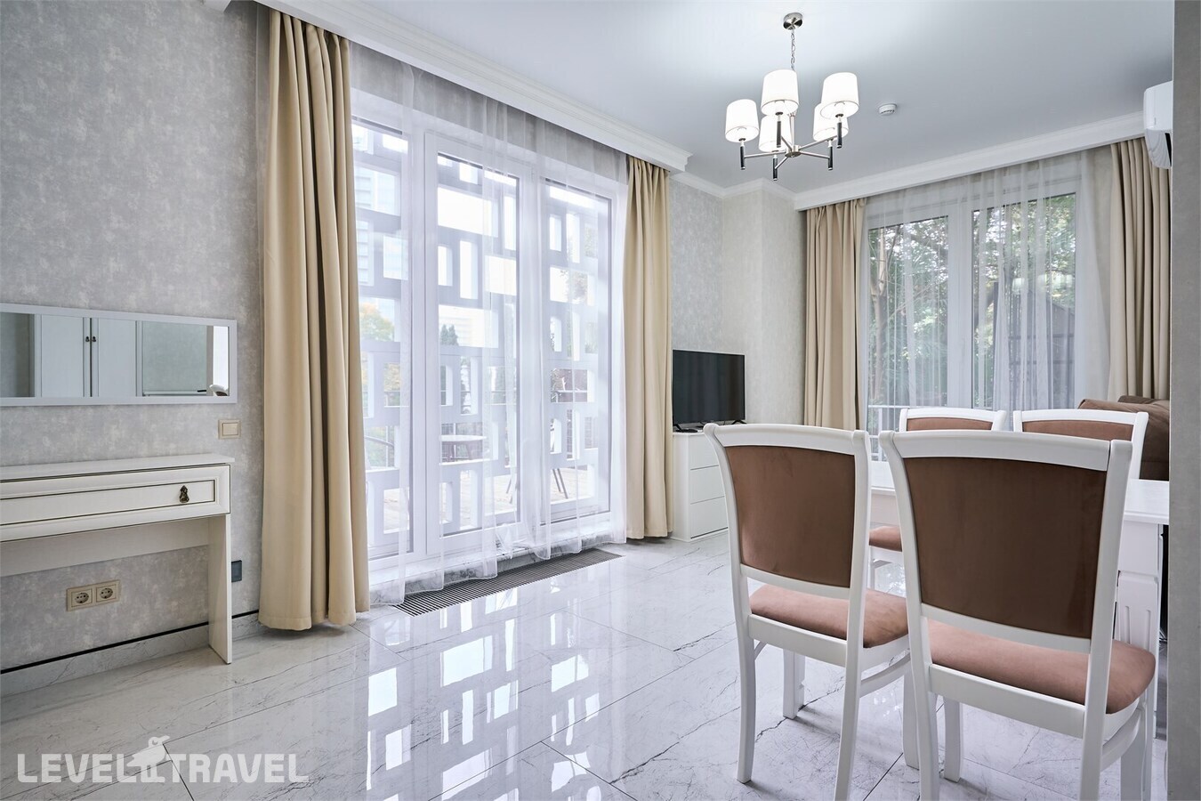 фотографии номера Люкс с гостиной отеля Il Punto Hotel By Provence (Ex. Grand Way Курортный Парк) в Россия(Сочи - Центр) - фото №10