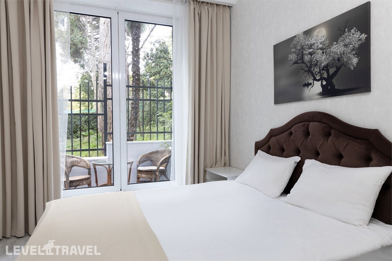 фотографии номера Люкс с гостиной отеля Il Punto Hotel By Provence (Ex. Grand Way Курортный Парк) в Россия(Сочи - Центр) - фото №4