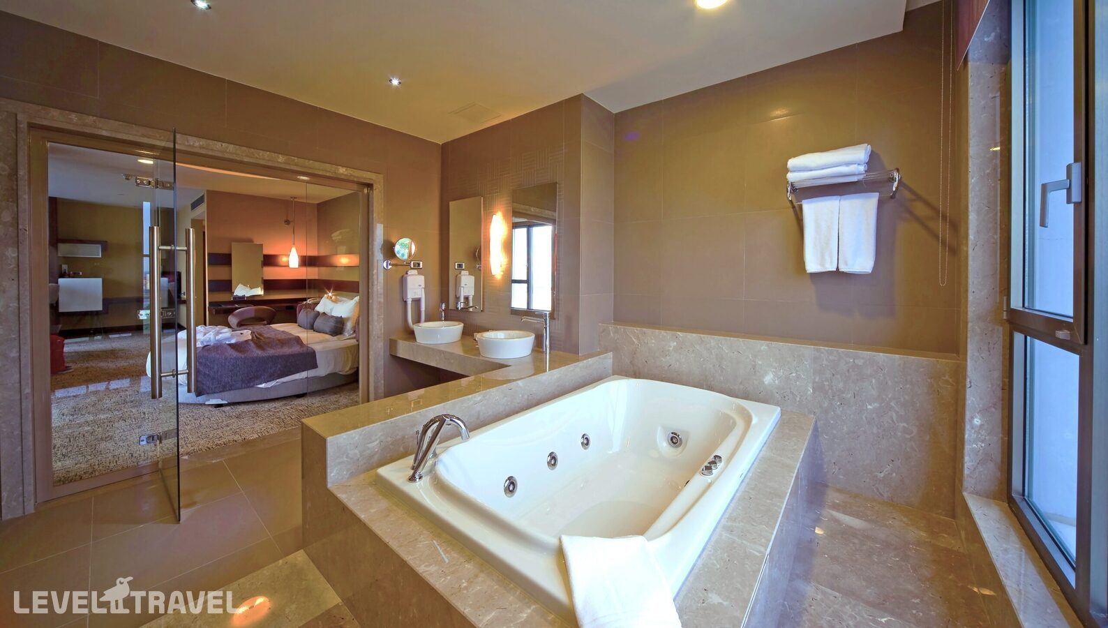 фотографии номера Полулюкс  с джакузи и с видом на море отеля The Green Park Hotel Pendik в Турция(Пендик) - фото №4
