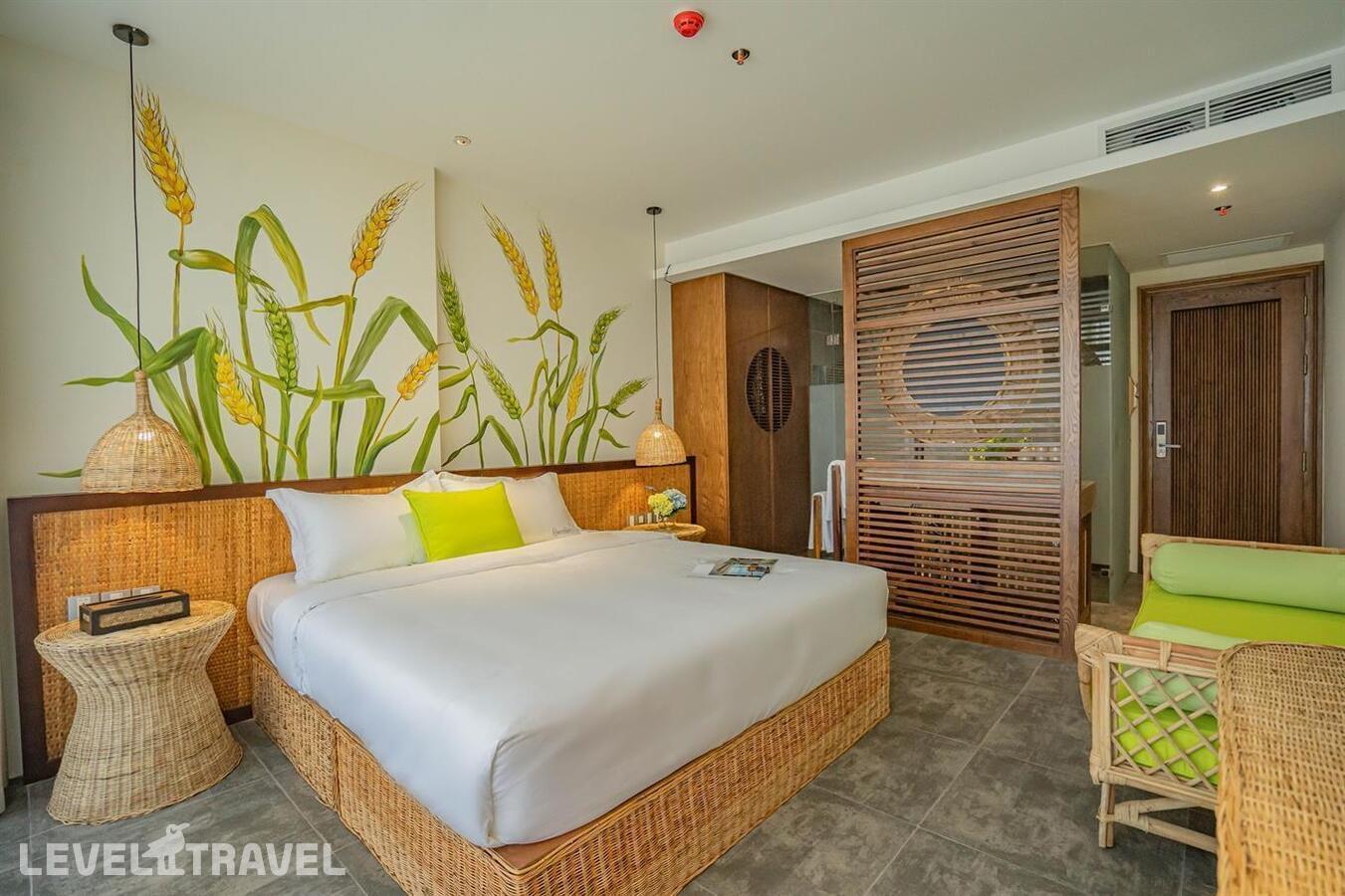 фотографии номера Стандартный с видом на горы отеля The Signature Hotel Nha Trang в Вьетнам(Нячанг) - фото №1