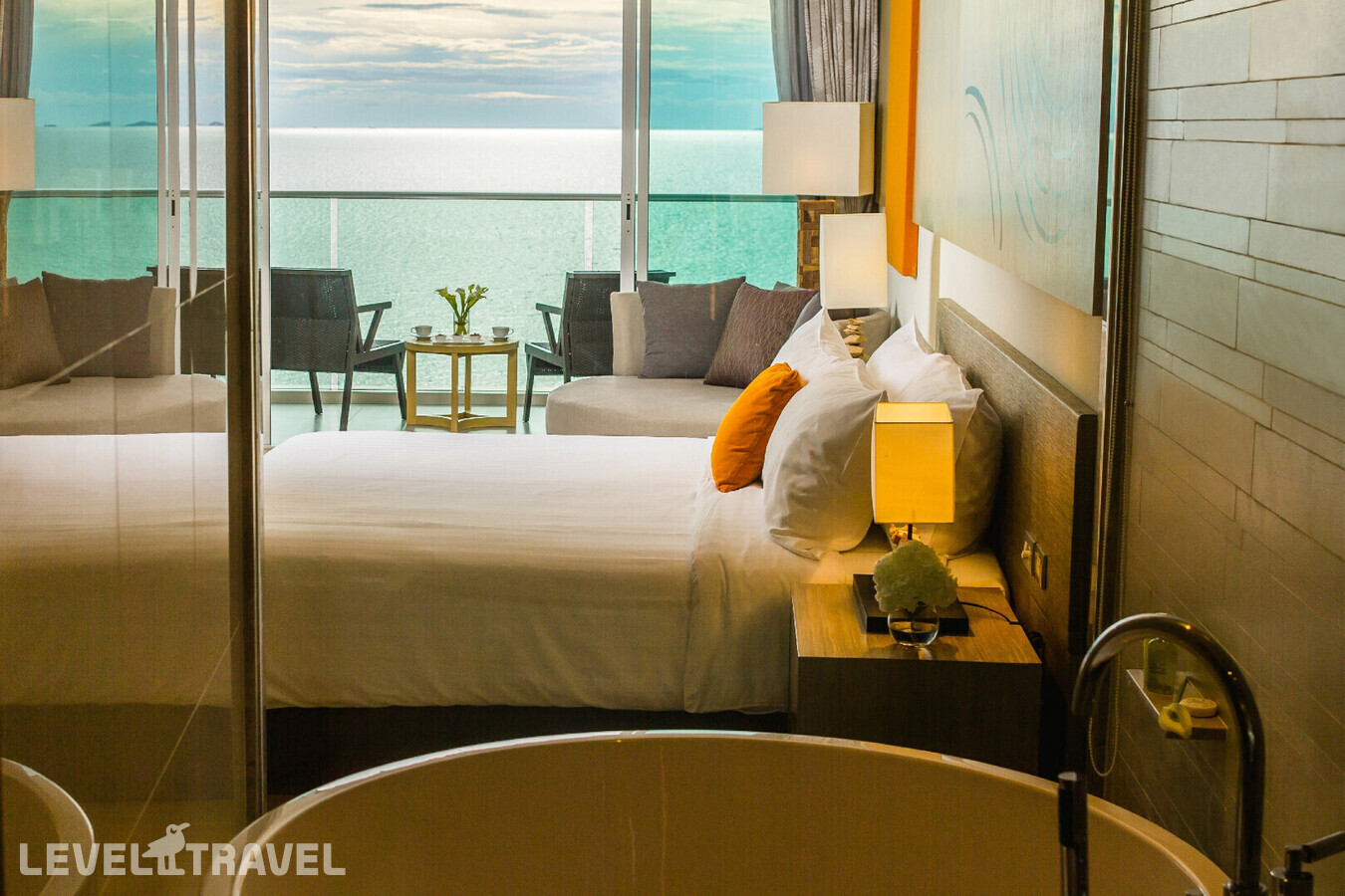 фотографии номера Четырехместный делюкс с видом на море отеля Movenpick Siam Hotel Na Jomtien Pattaya в Таиланд(Джомтьен) - фото №4