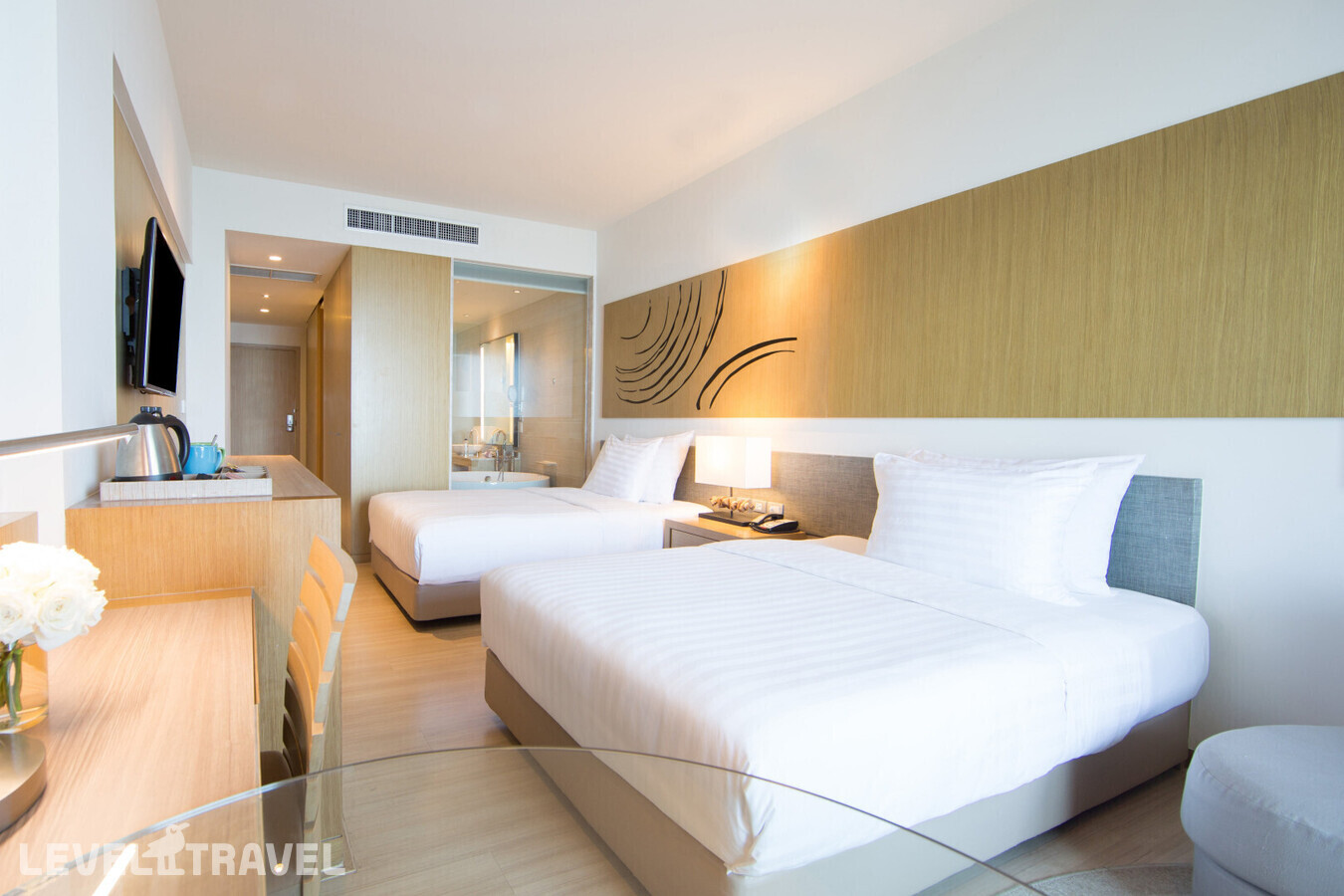 фотографии номера Четырехместный делюкс с видом на море отеля Movenpick Siam Hotel Na Jomtien Pattaya в Таиланд(Джомтьен) - фото №1