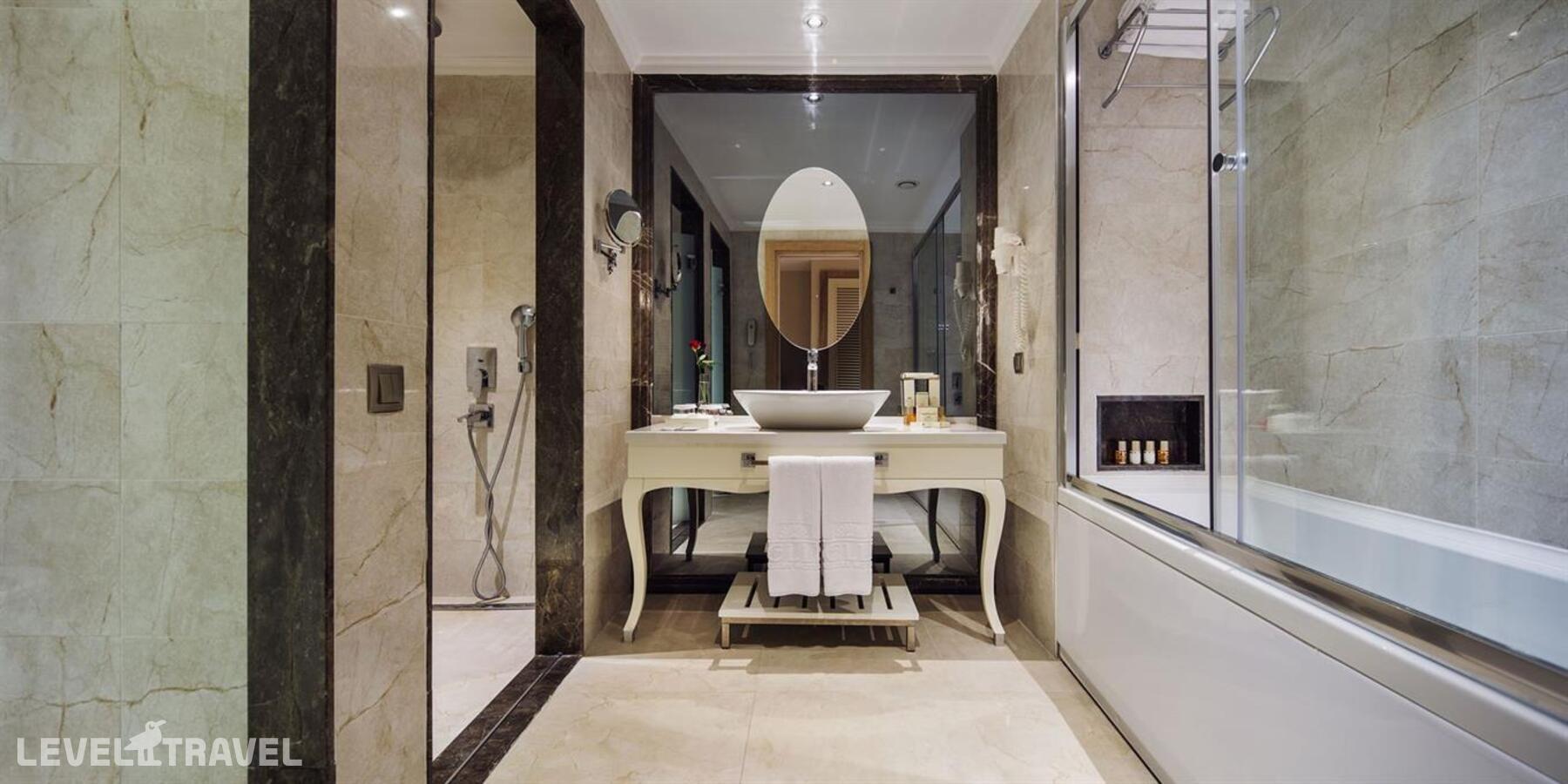 фотографии номера Номер Jasmine Lake House с видом на бассейн (две односпальные кровати) отеля Bellis Deluxe Hotel в Турция(Кадрие) - фото №3