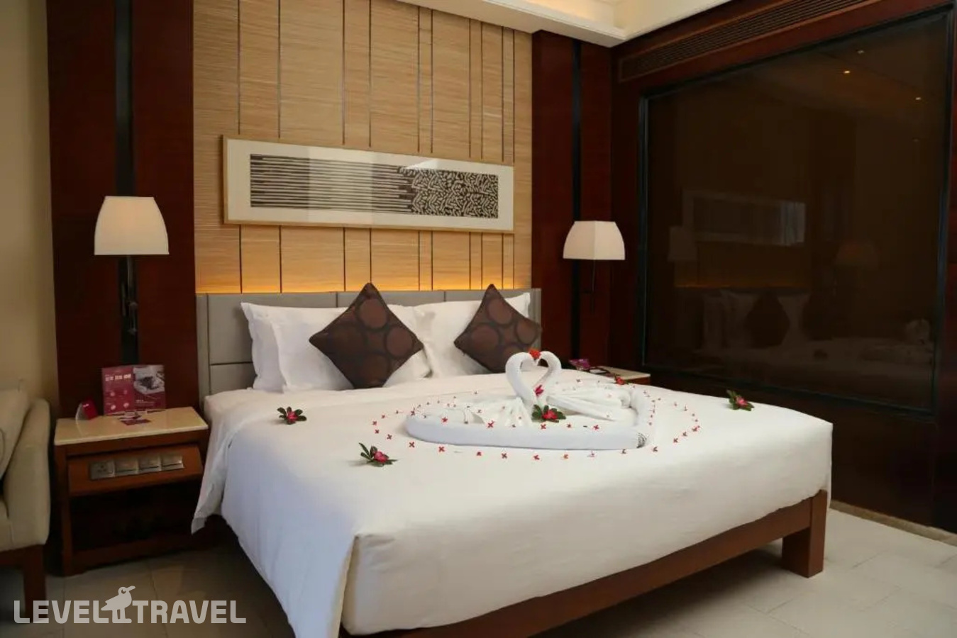 фотографии номера Улучшенный номер отеля Crowne Plaza Sanya City Center в Китай(Санья) - фото №1