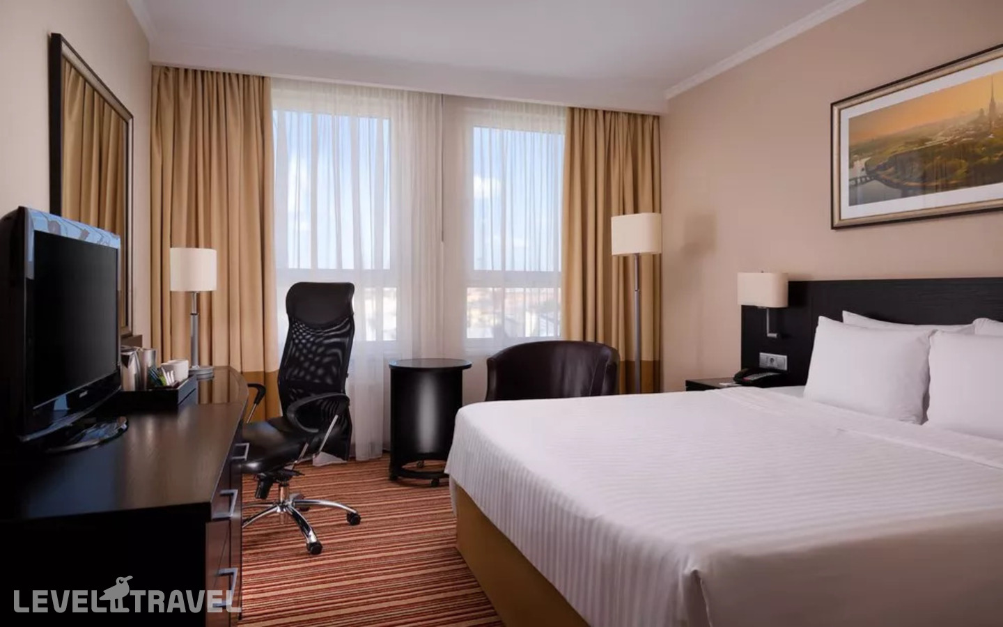 фотографии номера Комфорт с видом на город отеля Cort Inn Hotel & Conference Center (Ex. Courtyard Marriott St.Petersburg Center Hotel) в Россия(Адмиралтейский район) - фото №1