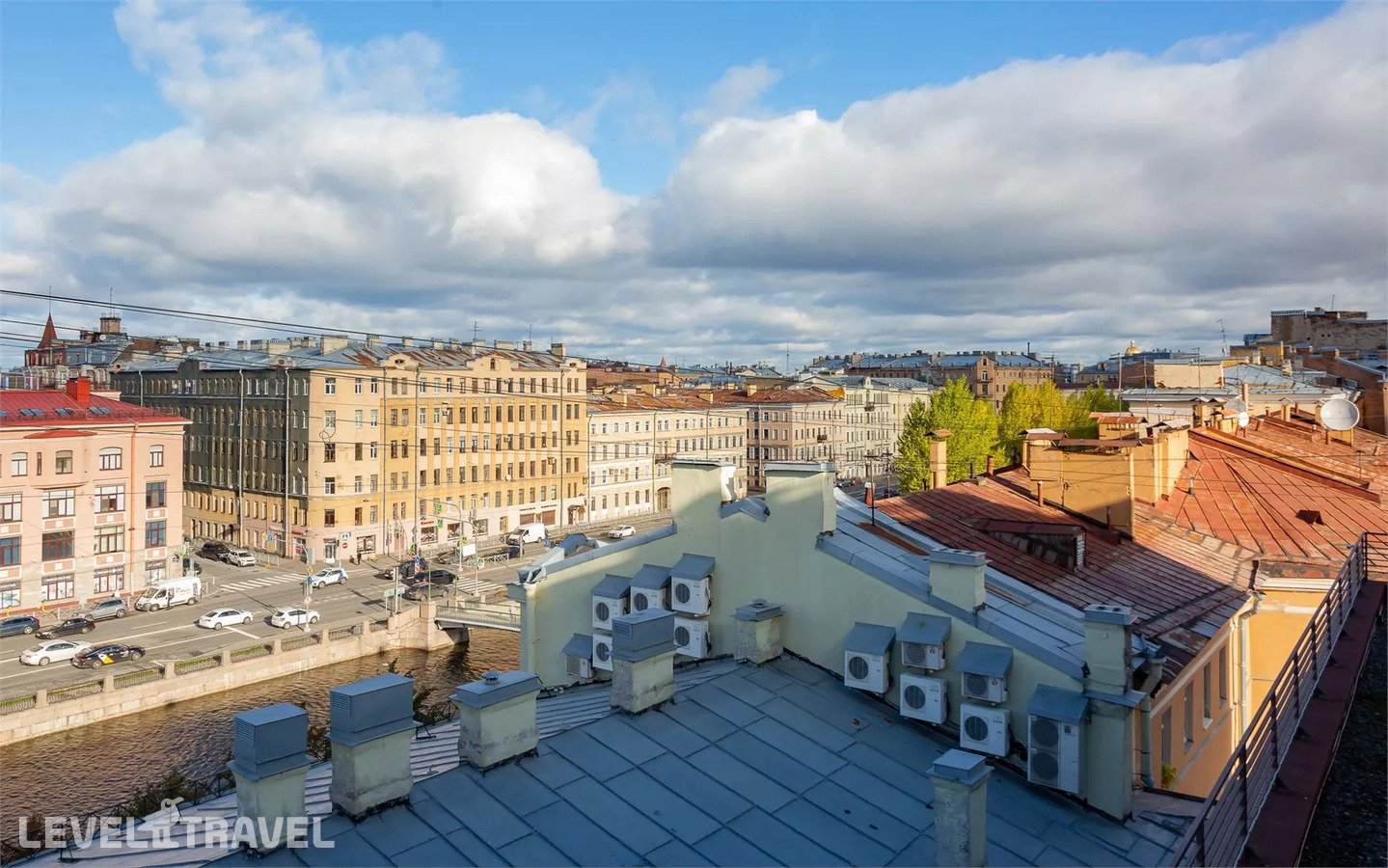 фотографии номера Люкс с видом на город (2 комнаты) отеля Cort Inn Hotel & Conference Center (Ex. Courtyard Marriott St.Petersburg Center Hotel) в Россия(Адмиралтейский район) - фото №7