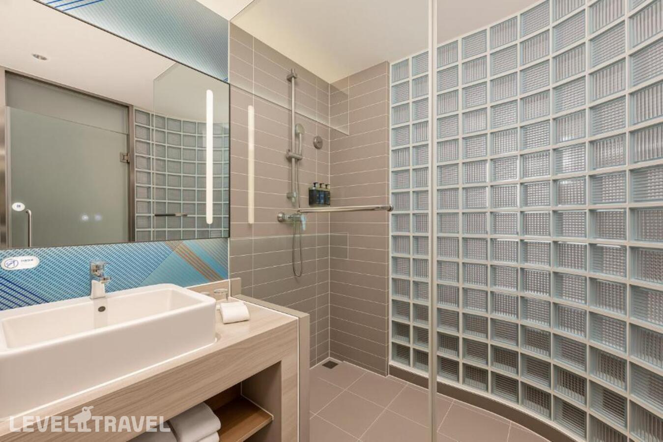 фотографии номера Трехместный номер с очистителем воздуха отеля Holiday Inn Express Beijing Airport Zone, An Ihg Hotel в Китай(Пекин) - фото №2