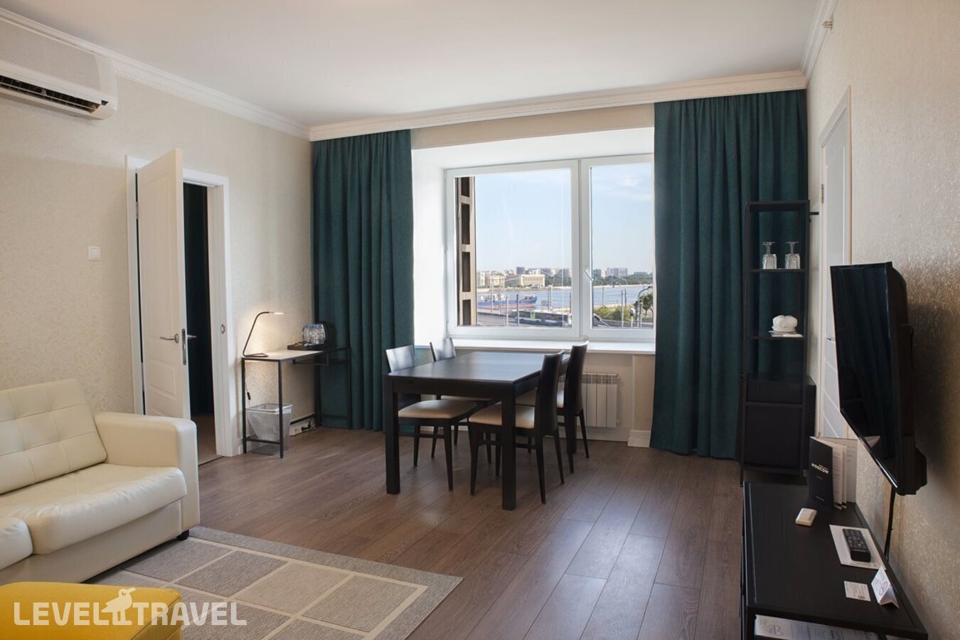 фотографии номера Люкс (2 спальни) отеля Отель Москва (The Moscow Hotel) в Россия(Центральный район) - фото №5