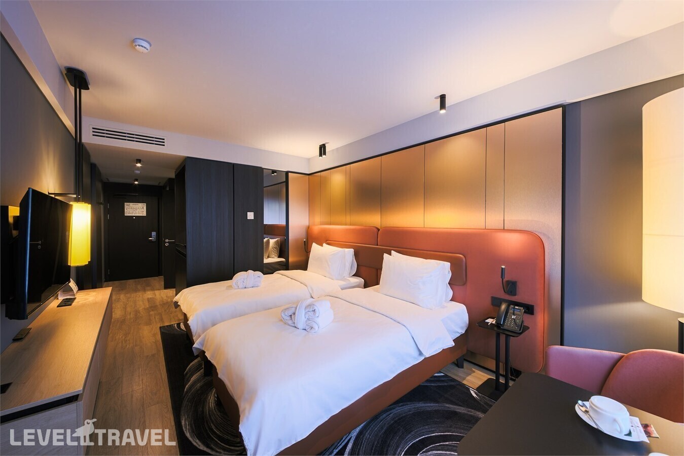 фотографии номера Номер Комфорт с видом на двор отеля Mercure Hotel And Residence в Россия(Фрунзенский район) - фото №1