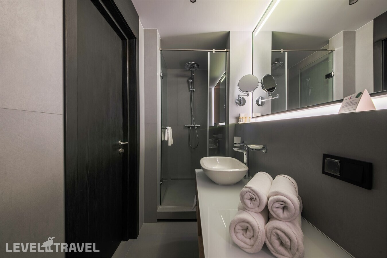 фотографии номера Номер Комфорт с видом на двор отеля Mercure Hotel And Residence в Россия(Фрунзенский район) - фото №7