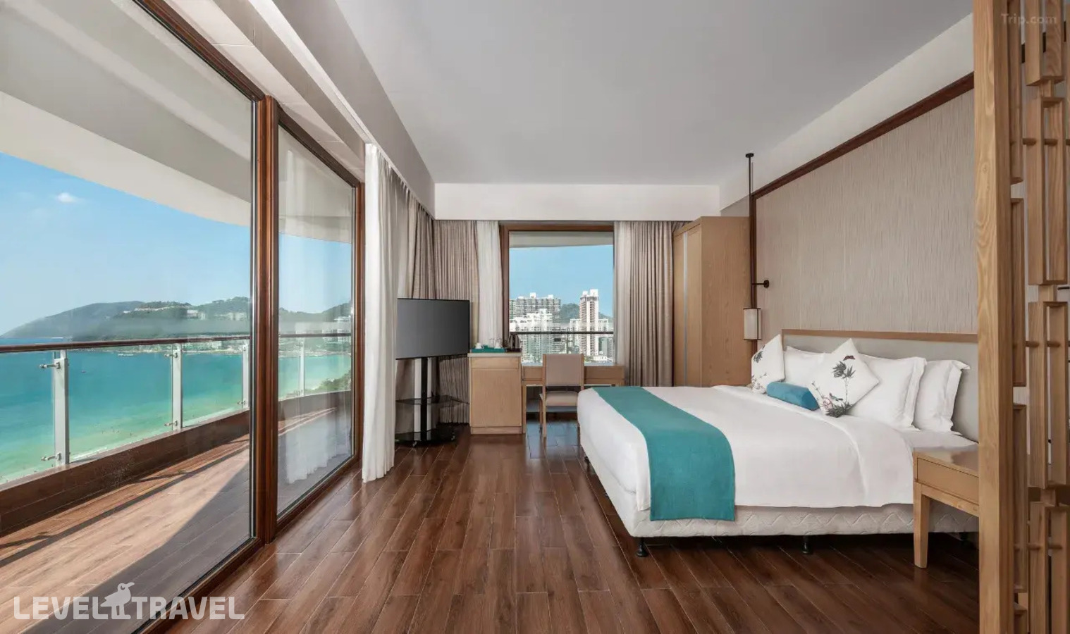 фотографии номера Номер с 270-градусным видом на океан отеля Dadonghai Hotel Sanya в Китай(Дадунхай Бэй) - фото №1