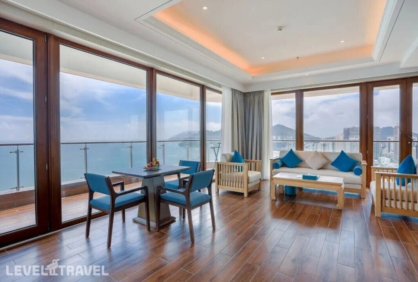 фотографии номера Люкс с 270-градусным видом на океан отеля Dadonghai Hotel Sanya в Китай(Дадунхай Бэй) - фото №3