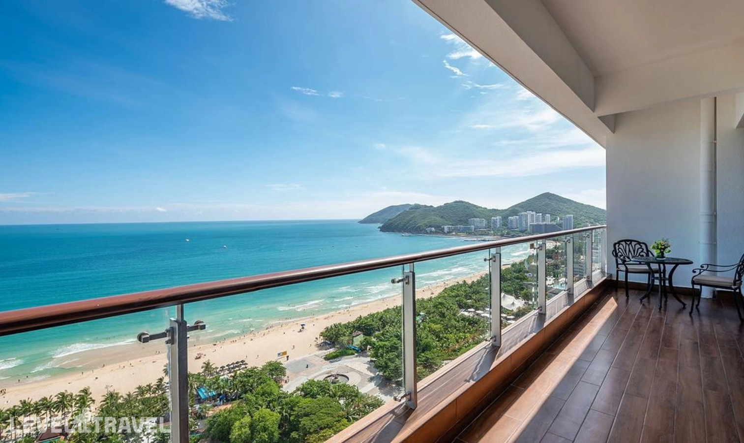 фотографии номера Люкс с 180-градусным видом на океан отеля Dadonghai Hotel Sanya в Китай(Дадунхай Бэй) - фото №3