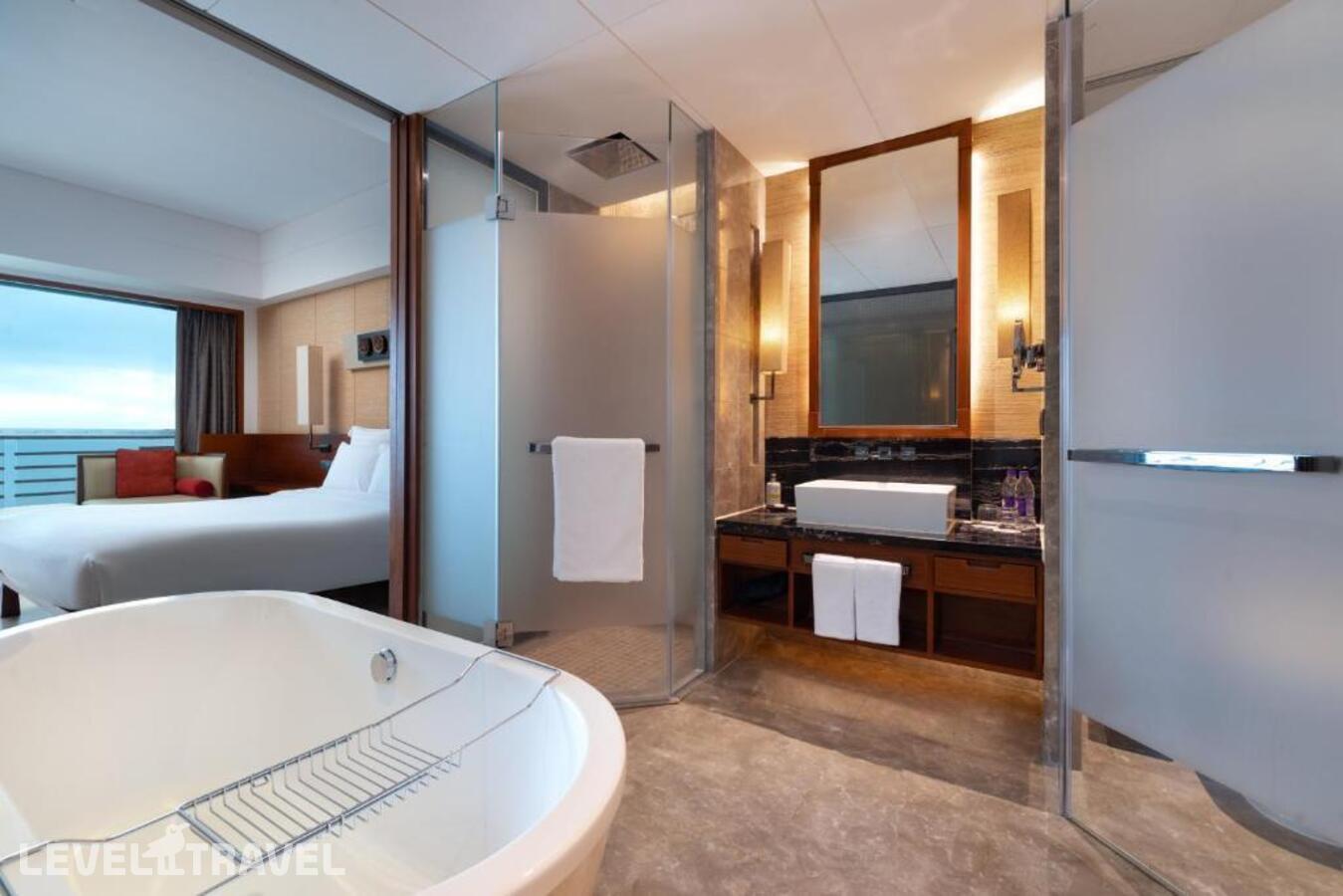 фотографии номера Представительский Делюкс с видом на океан отеля Pullman Oceanview Sanya Bay Resort & Spa в Китай(Санья) - фото №3