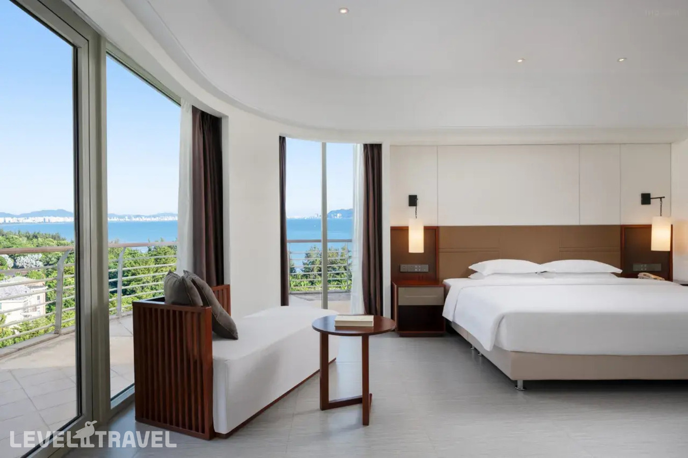 фотографии номера Улучшенный с боковым видом на море отеля Grand Soluxe Hotel & Resort Sanya в Китай(Санья) - фото №2