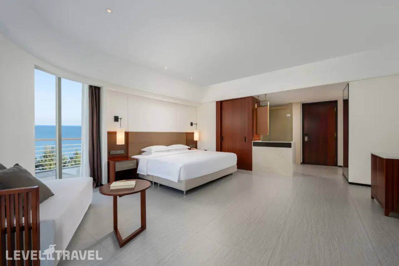 фотографии номера Улучшенный с боковым видом на море отеля Grand Soluxe Hotel & Resort Sanya в Китай(Санья) - фото №4