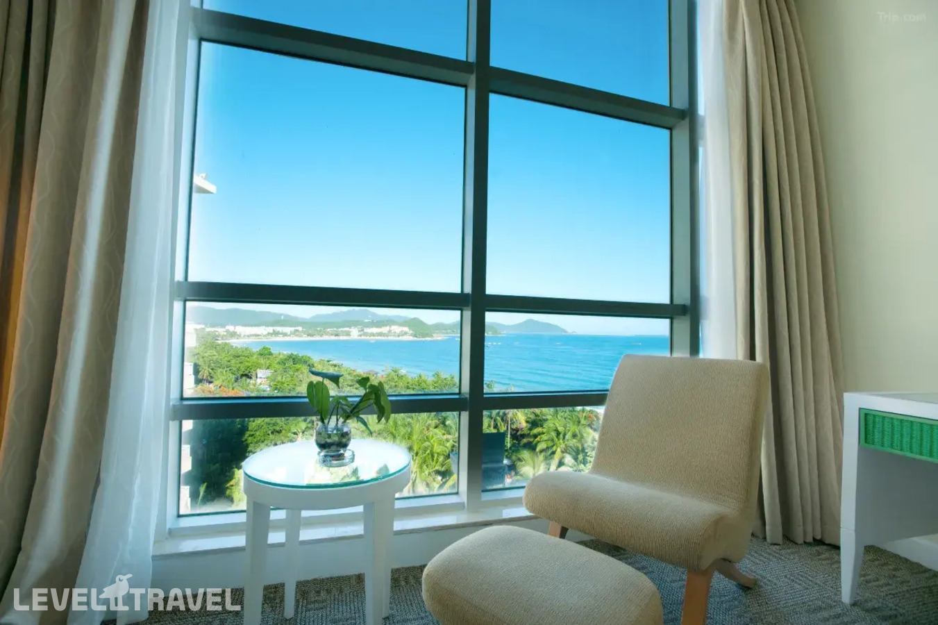 фотографии номера Двухуровневый улучшенный Люкс с видом на море отеля Sunshine Resort Intime Sanya в Китай(Дадунхай Бэй) - фото №4