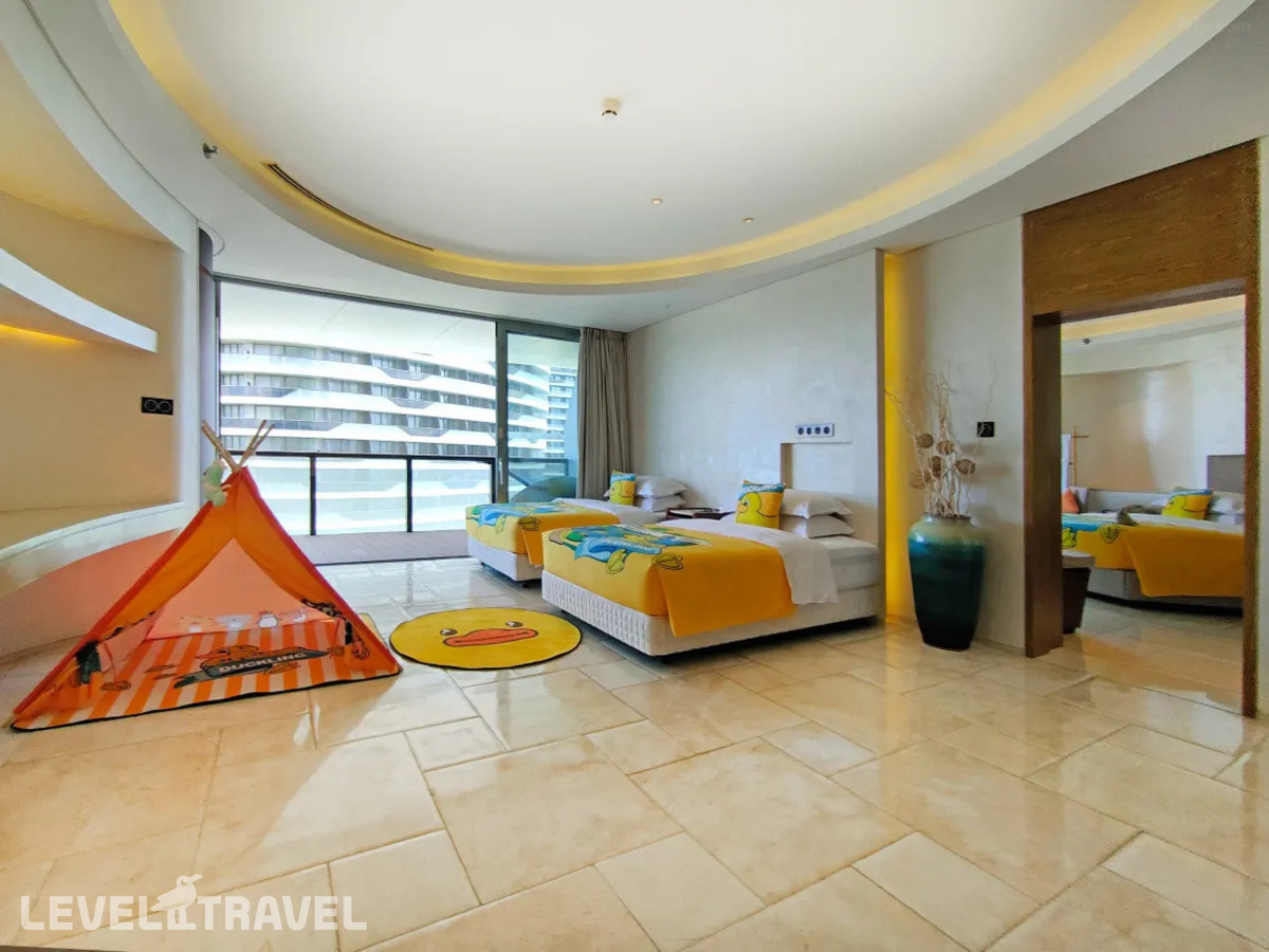 фотографии номера Семейный люкс с видом на море (2 спальни) отеля Phoenix Island Resort Sanya в Китай(Санья) - фото №3