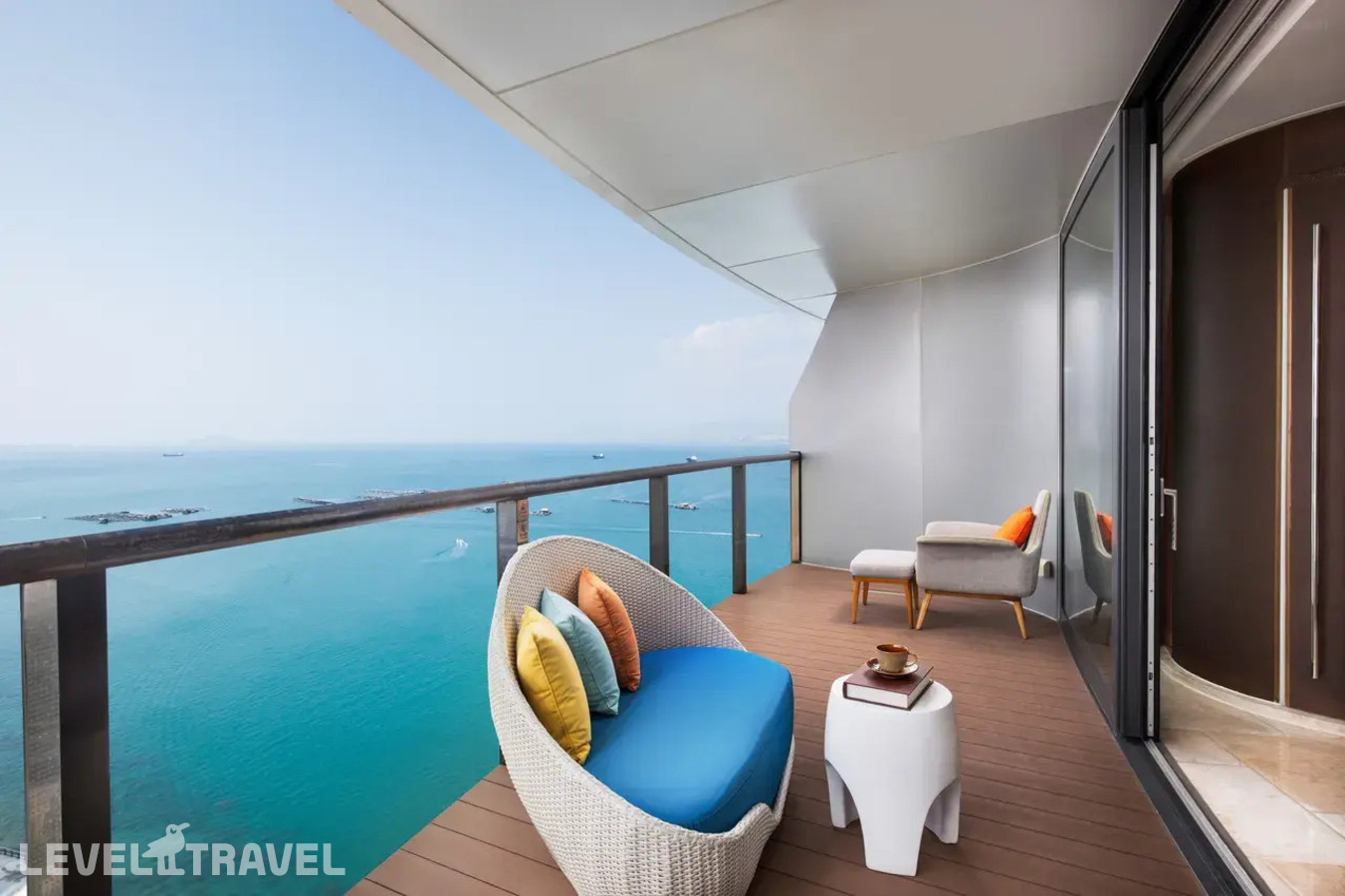 фотографии номера Семейный люкс с видом на море (2 спальни) отеля Phoenix Island Resort Sanya в Китай(Санья) - фото №7