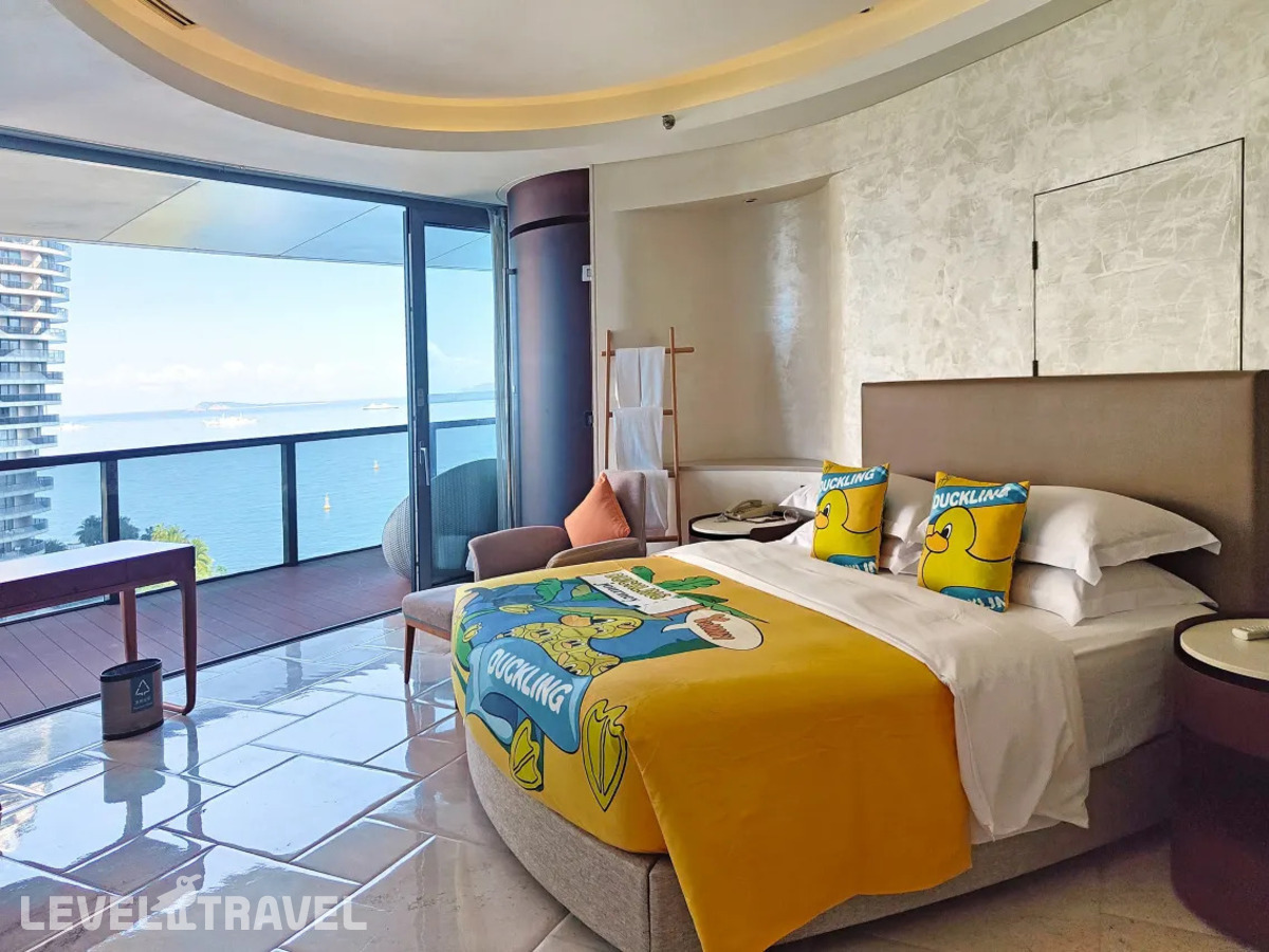 фотографии номера Семейный люкс с видом на море (2 спальни) отеля Phoenix Island Resort Sanya в Китай(Санья) - фото №1