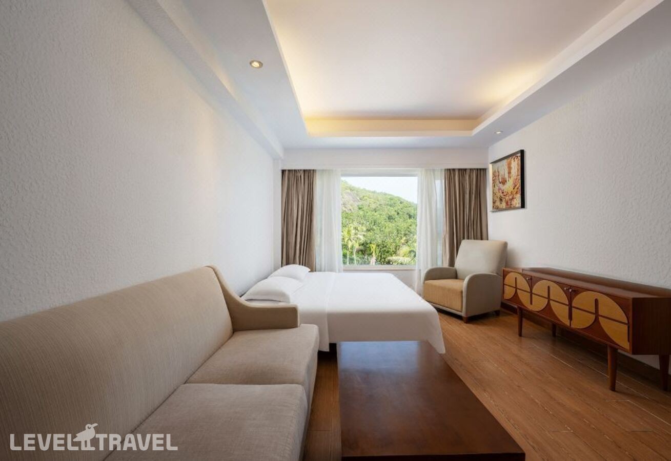 фотографии номера Семейный люкс с видом на горы отеля Ocean View Resort Yalong Bay (Ex.Narada Sanya Yalong Bay) в Китай(Ялонг Бэй) - фото №2