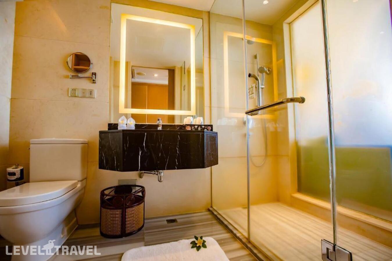 фотографии номера Делюкс с видом на горы (две односпальные кровати) отеля Ocean View Resort Yalong Bay (Ex.Narada Sanya Yalong Bay) в Китай(Ялонг Бэй) - фото №2