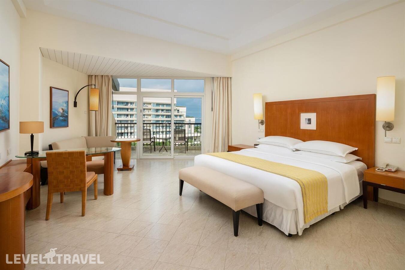 фотографии номера Делюкс с видом на море отеля Sheraton Sanya Resort в Китай(Ялонг Бэй) - фото №2