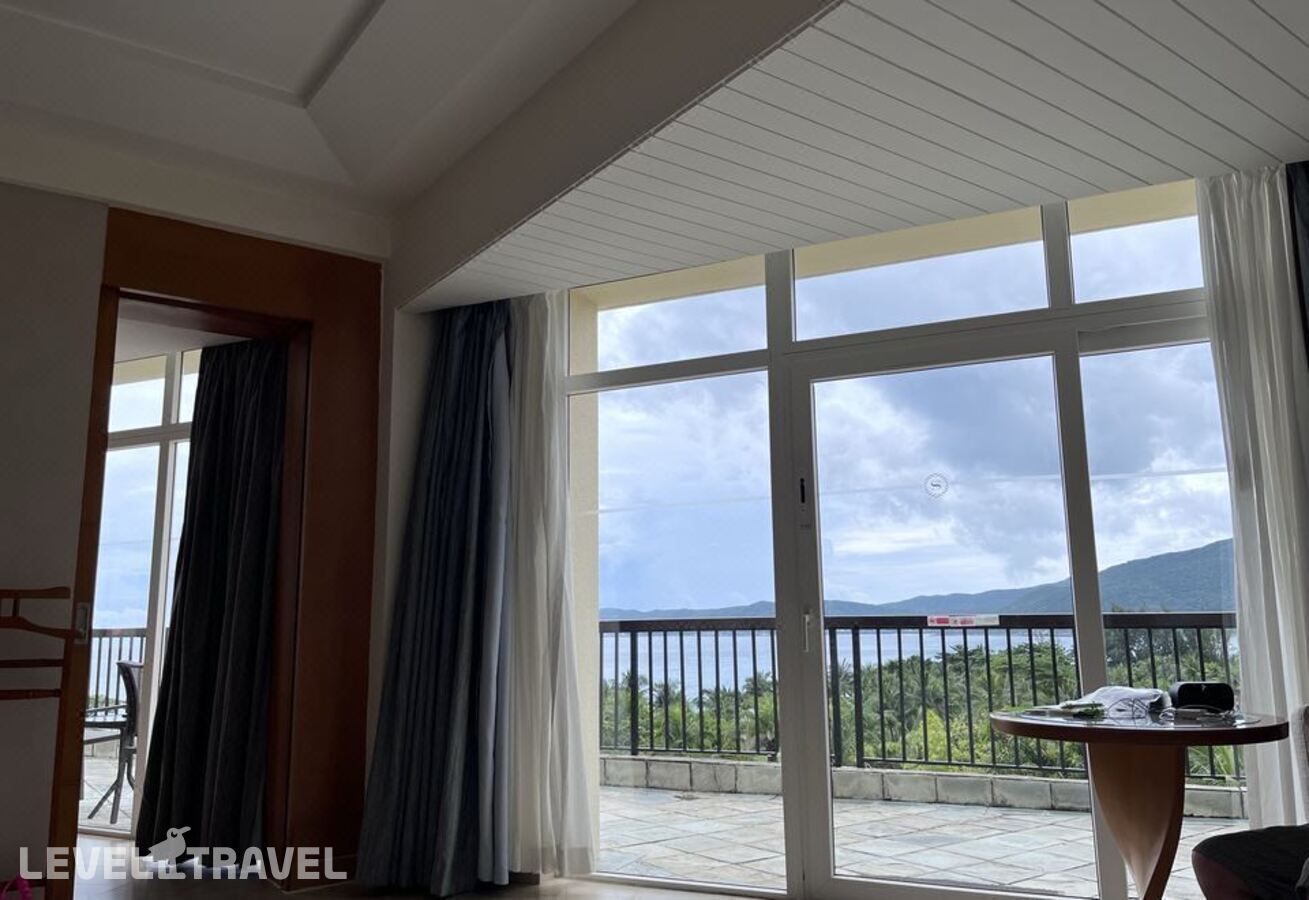 фотографии номера Суперлюкс с видом на море отеля Sheraton Sanya Resort в Китай(Ялонг Бэй) - фото №5