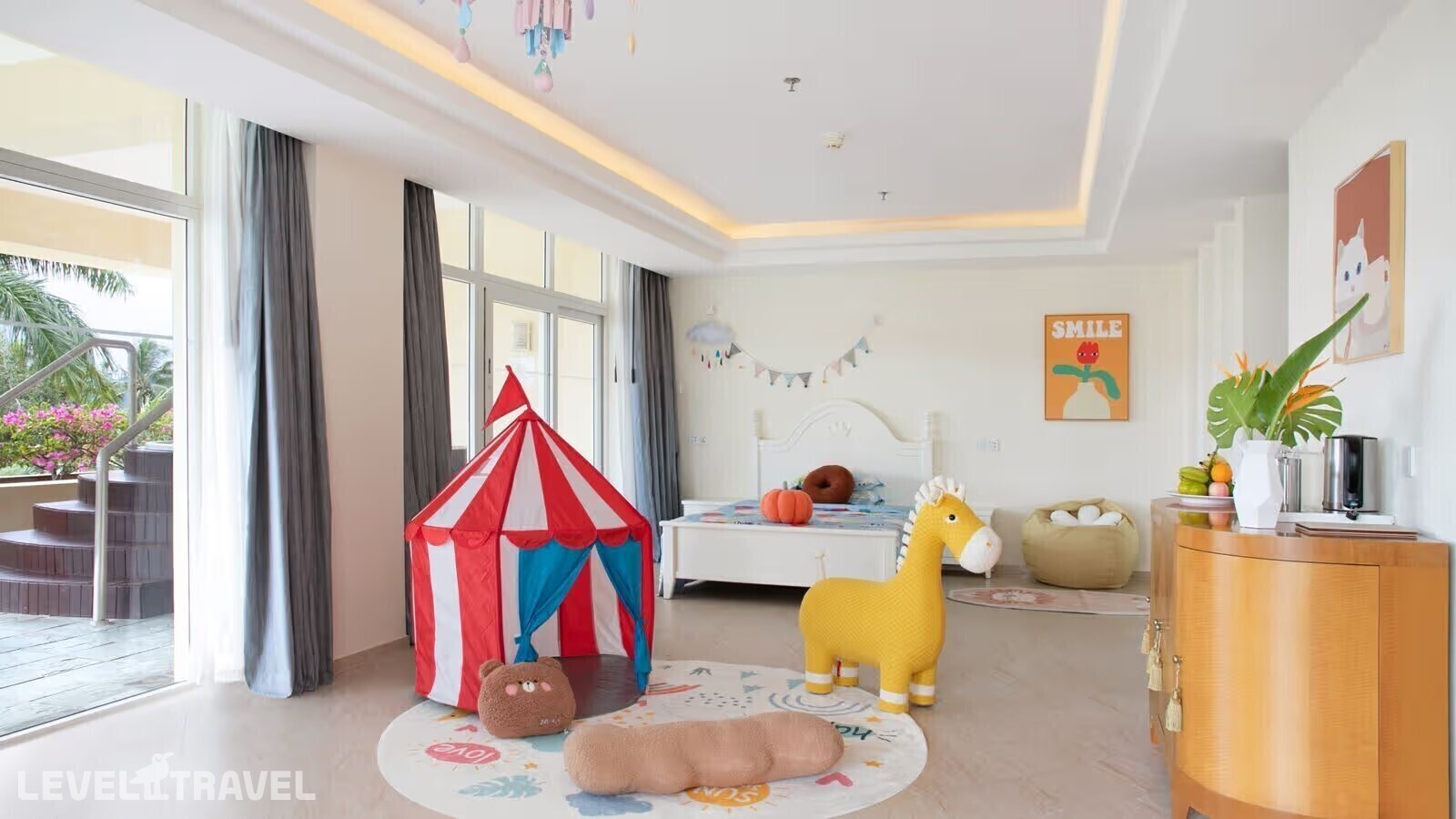 фотографии номера Семейный Люкс Fun с видом на сад отеля Sheraton Sanya Resort в Китай(Ялонг Бэй) - фото №1