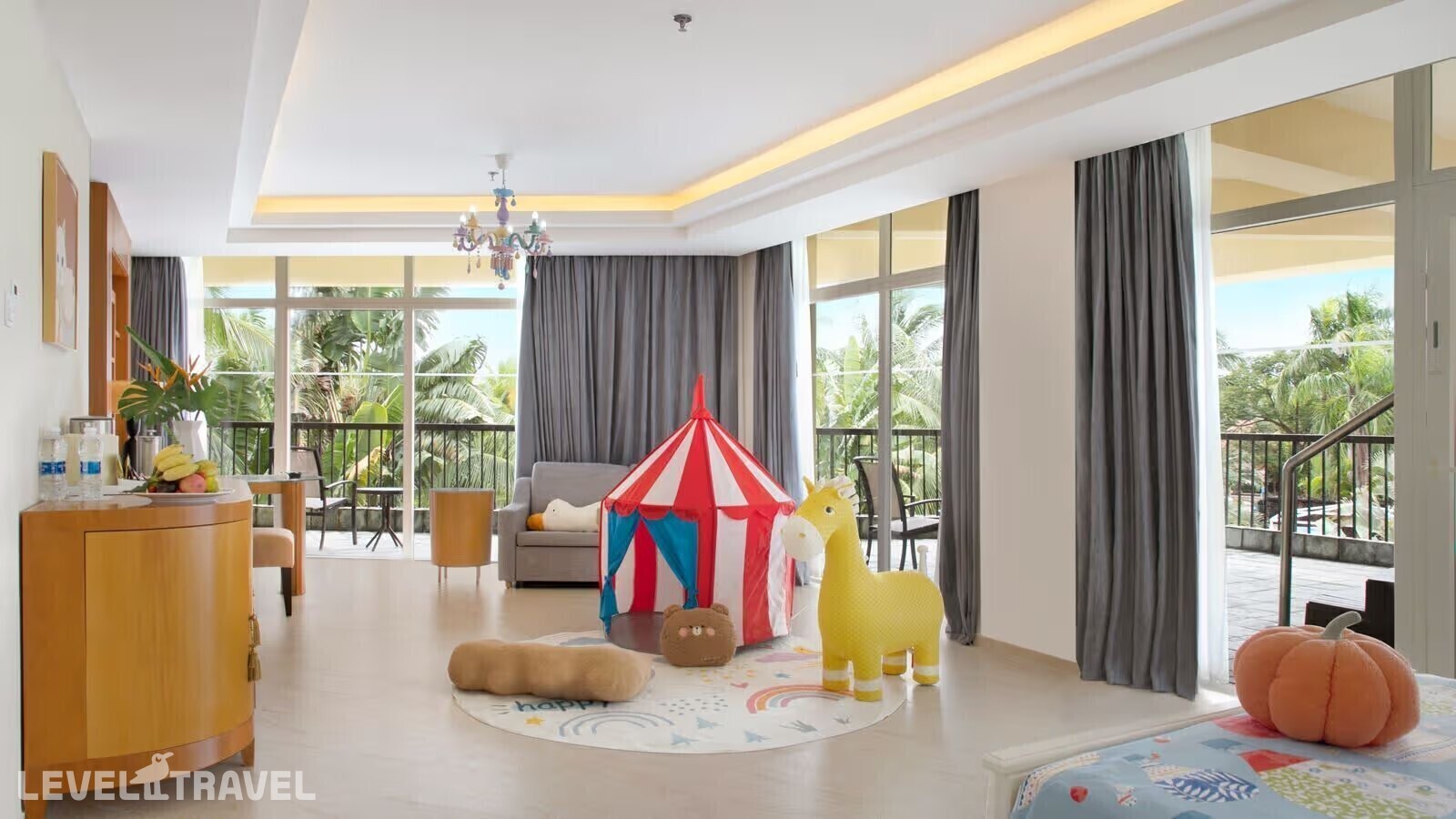 фотографии номера Семейный Люкс Fun с видом на сад отеля Sheraton Sanya Resort в Китай(Ялонг Бэй) - фото №2
